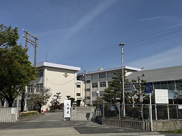 知立市立竜北中学校 徒歩22分 1730m