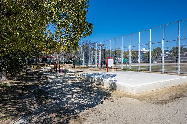 高根中央公園 400m