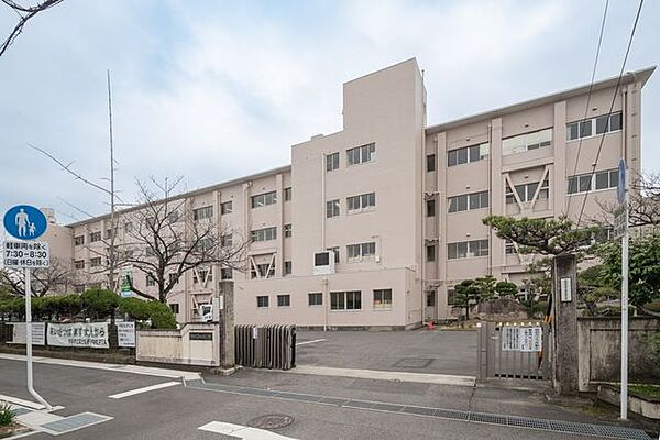 刈谷市立富士松南小学校 徒歩6分。 450m
