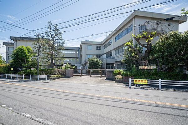 安城市立安城北部小学校 徒歩29分。 2300m