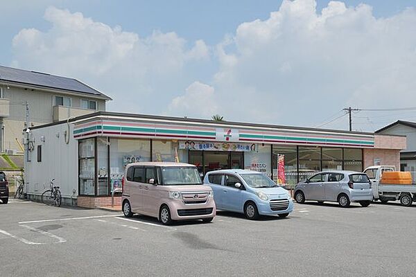 セブンイレブン碧南上町4丁目店 徒歩6分。 410m