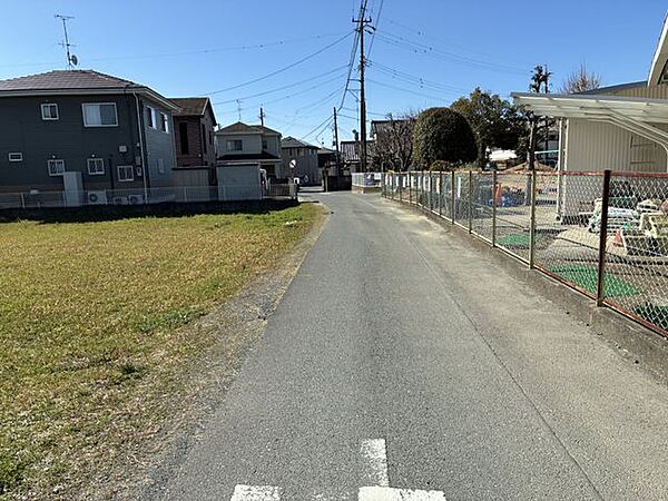 前面道路含む外観