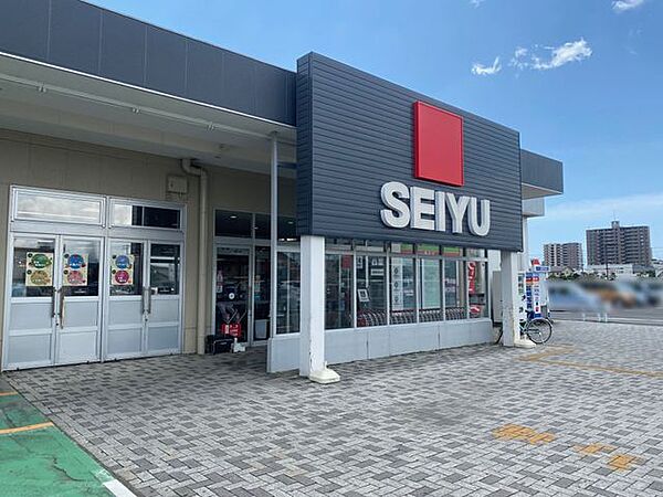 西友南新屋店 徒歩10分。 730m