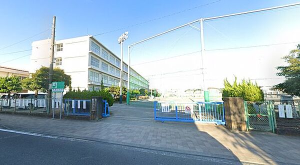 静岡市立南部小学校 徒歩9分。 720m