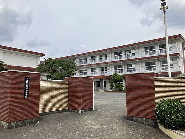 三島市立中郷西中学校 1450m