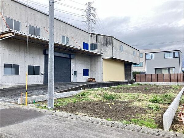 南東側より
