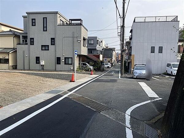北側より