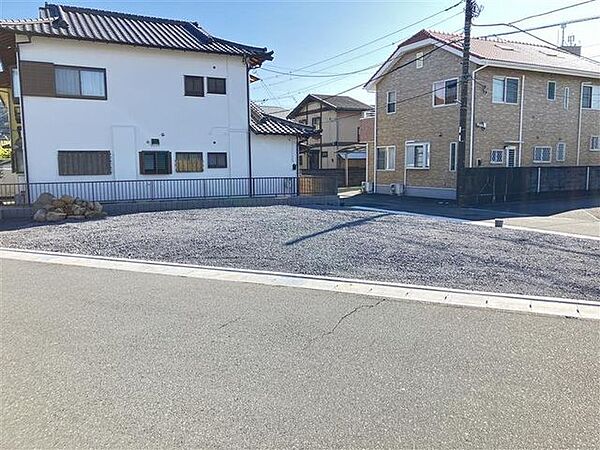 西側道路より