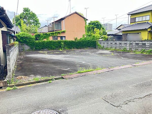 南東側より