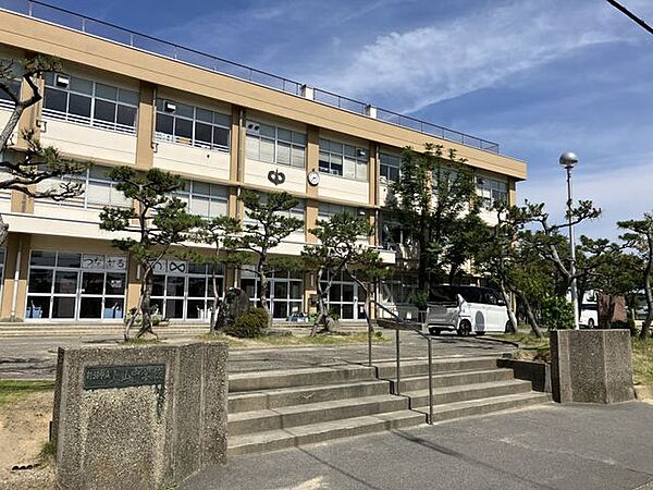 新潟市立上山中学校 2110m
