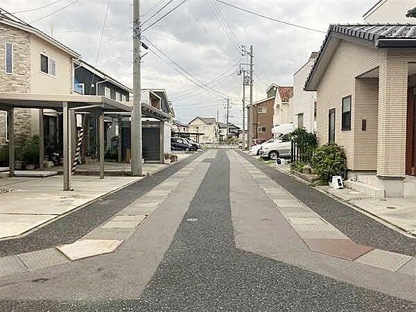 前面道路含む現地写真（南側）