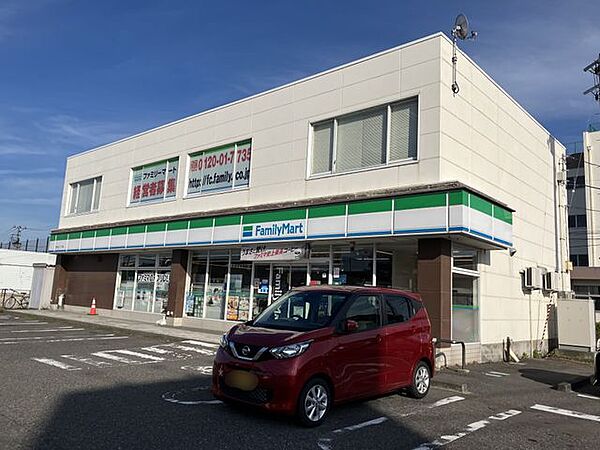 ファミリーマート新潟近江三丁目店 1340m