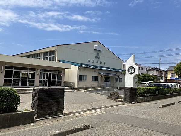 女池小学校 330m