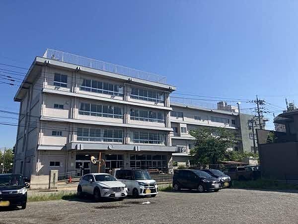 金沢市立浅野町小学校 310m
