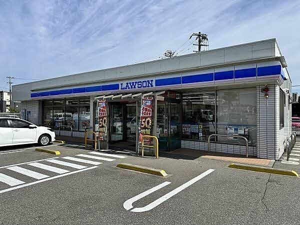 ローソン　金沢額新保店 230m
