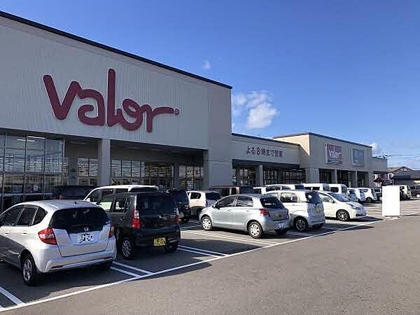 バロー木曳野店 650m