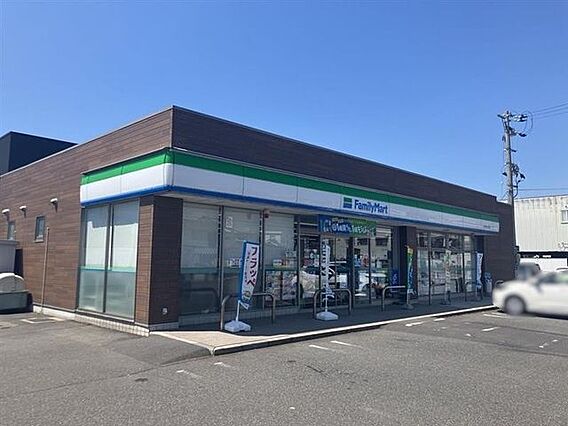 ファミリーマー...