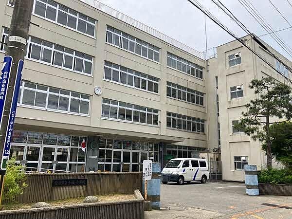 金沢市立小坂小学校 840m