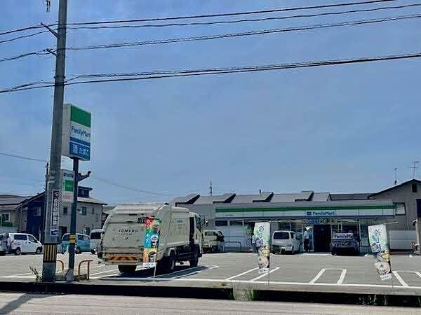 ファミリーマート　金沢小坂町店 410m