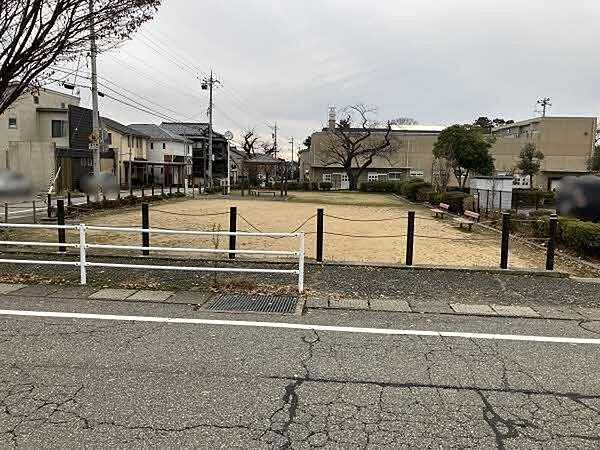 小立野やわらぎ公園 100m