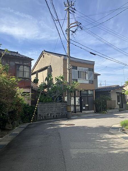 東側道路