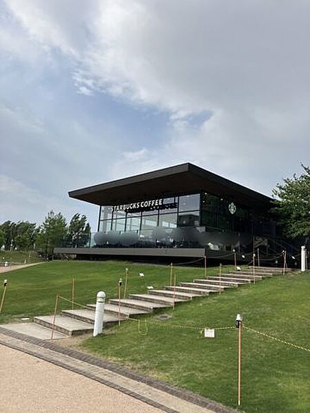 スターバックスコーヒー富山環水公園店 820m