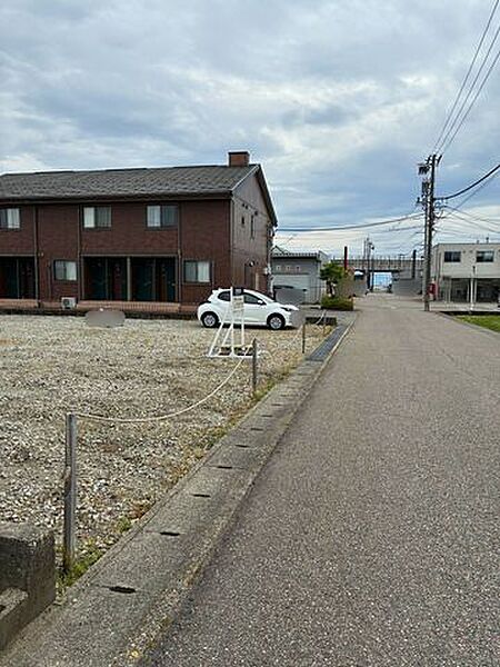 前面道路（北側より撮影）
