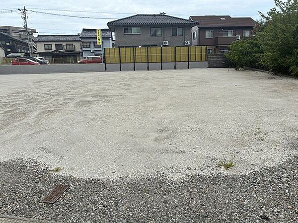 敷地内（南側より撮影）