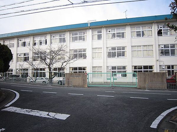 川西市立明峰小学校 470m