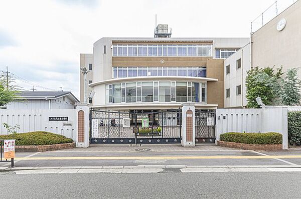 南山本小学校 八尾市のHPにて、遠足・修学旅行・運動会・音楽会の様子などが写真付きで紹介されています。また、交通アクセス・地図などの閲覧が可能です。 1040m