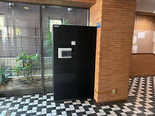 【宅配ボックス】在宅・不在に関わらず、荷物の受け取りが可能です。荷物の大きさに合わせてご利用いただけます。