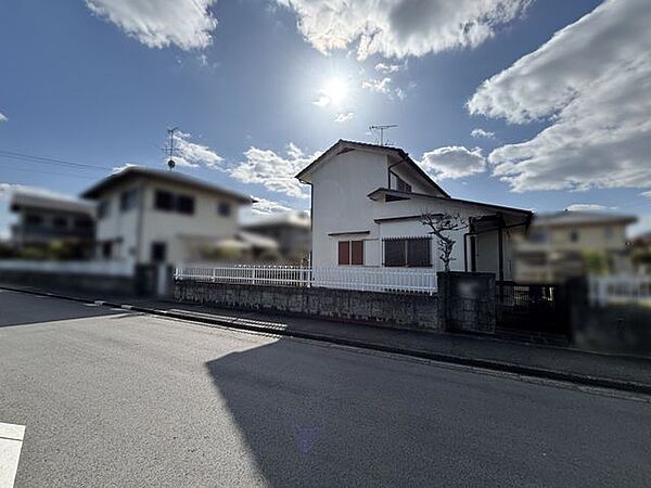 (北東側)。建築条件はありませんので、お好きなハウスメーカー・工務店をご利用いただけます。