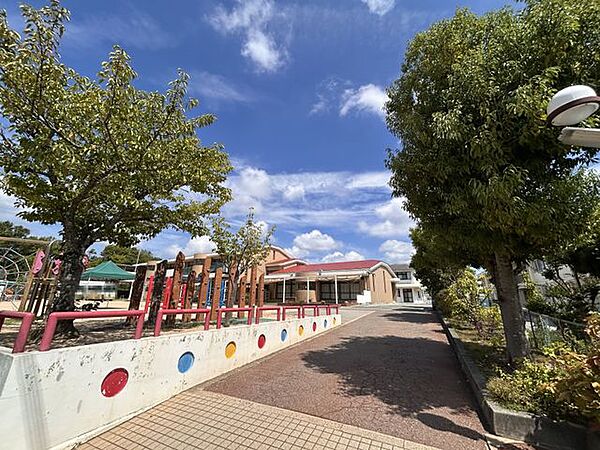 認定こども園六甲藤原台幼稚園 160m