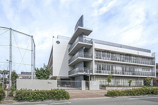 西宮市立南甲子園小学校 1958年開校の小学校です。HPにて、学校便り・行事予定表などの閲覧が可能です。 230m