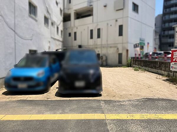 【現地土地写真】徒歩10分圏内に、駅やコンビニ・スーパーなどの買い物施設が揃います。周辺環境と併せて、ぜひ一度現地をご見学ください。