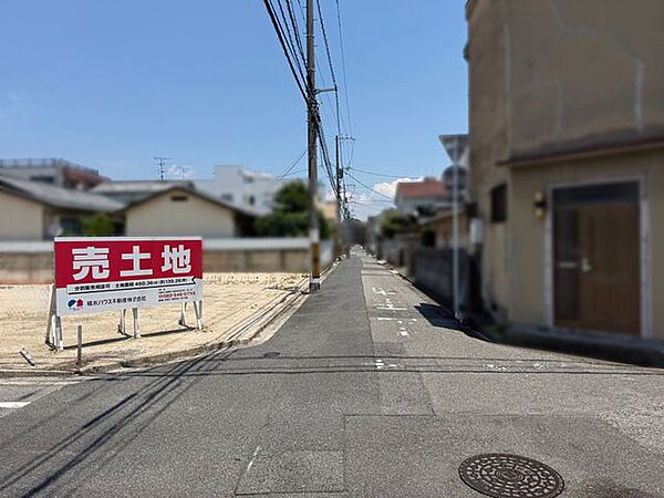 【前面道路含む現地写真】「広島市立翠町小学校」まで徒歩7分(約490m)、「広島市立翠町中学校」まで徒歩6分(約440m)の立地です。