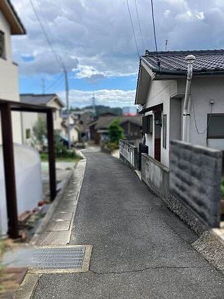 2025年10月撮影北東側道路　北西側から撮影