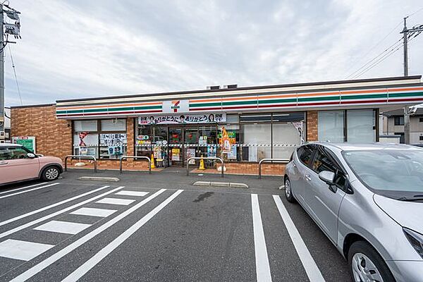 セブンイレブン岡山田中店 24時間営業。たばこやお酒、揚げ物惣菜などの取り扱いがあります。ATM、マルチコピー機、ペットボトル回収機などが設置されています。 430m