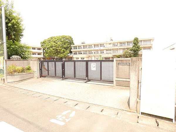 大分市立日岡小学校 1300m