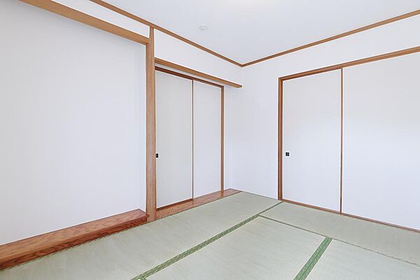 約５．７帖和室です。●　住宅ローンご相談承ります。　【例】　日本国籍でなくても借入できるの？　　個人信用情報ってなに？