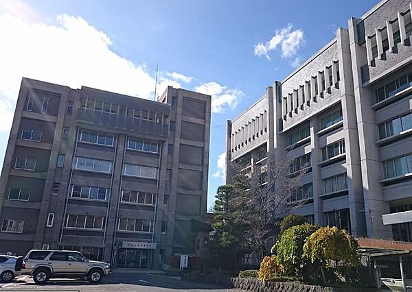 画像18:上田市役所（795m）