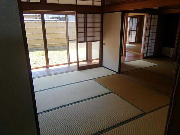 detached 福島県本宮市仁井田字吹上
地図を見る
