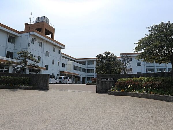 中学校「市原市立千種中学校まで268m」