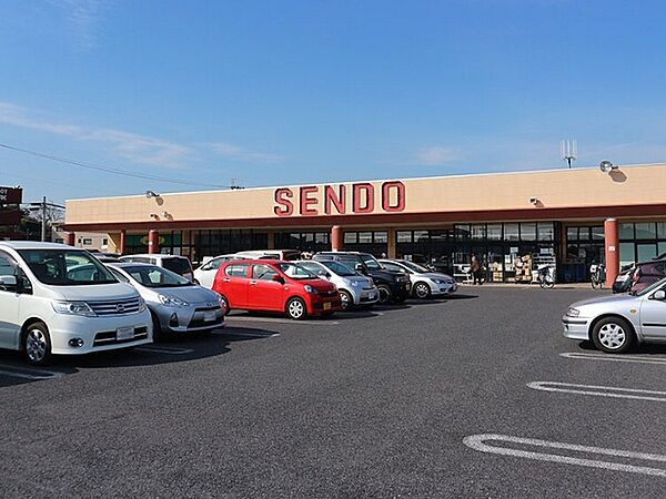 スーパー「せんどう辰巳台店まで1373m」