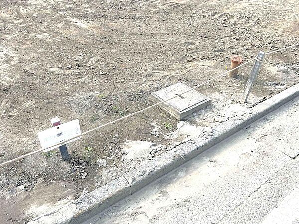 上水道及び都市ガスは敷地内引込み済みです。