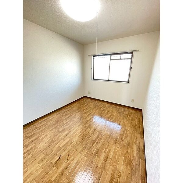 apartment 群馬県伊勢崎市宮前町1550-6
宮前町の賃貸情報を見る
物件地図