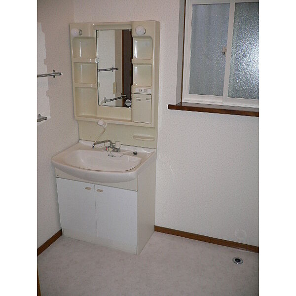 detached 群馬県伊勢崎市宮子町2840-5

地図を見る