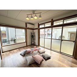 クレイ大友 1 1階2LDKのリビング/ダイニング