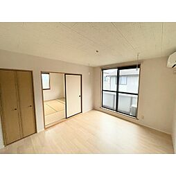 ミューチュアルＬＰII 201 2階2LDKのリビング/ダイニング