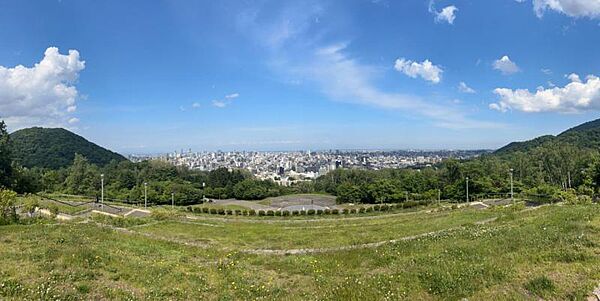 旭山記念公園　徒歩15分(1200m)